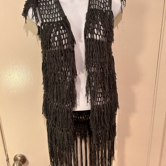 Umgee USA fringe charcoal gray boho vest! - Picture 12 of 14
